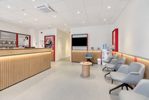 Investment property: commercial property + triplex apartment