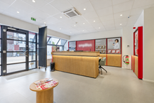Investment property: commercial property + triplex apartment