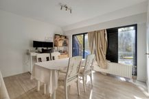 2-bedroom apartment with terrace and parking in Laeken