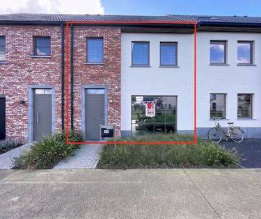Nieuwbouw met 2 kamers en garagebox op toplocatie in Aalter