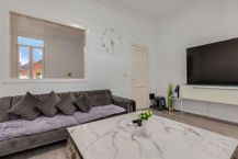 Herenhuis met handelspand in Antwerpen-Noord.