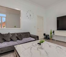 Herenhuis met handelspand in Antwerpen-Noord.