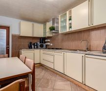 Herenhuis met handelspand in Antwerpen-Noord.