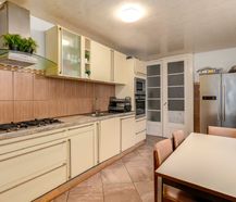 Herenhuis met handelspand in Antwerpen-Noord.
