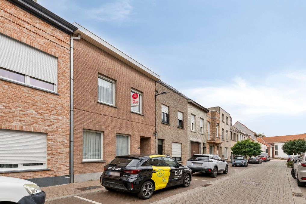 Ruim huis te koop met 6 slaapkamers in Blankenberge centrum