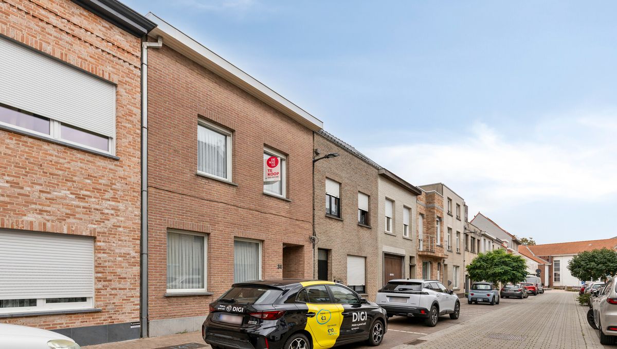 Ruim huis te koop met 6 slaapkamers in Blankenberge centrum