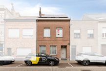 Ruim huis te koop met 6 slaapkamers in Blankenberge centrum