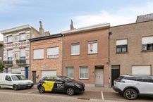 Ruim huis te koop met 6 slaapkamers in Blankenberge centrum