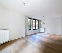 Brussels: 2-bedroom apartment + terrace + parking