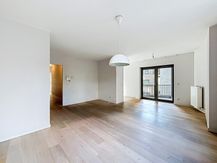 Brussels: 2-bedroom apartment + terrace + parking