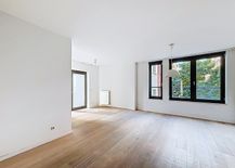 Brussels: 2-bedroom apartment + terrace + parking