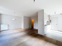 Brussels: 2-bedroom apartment + terrace + parking