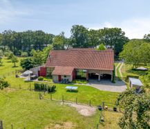 Idyllische hoeve met twee afzonderlijke vakantieverblijven te Beernem
