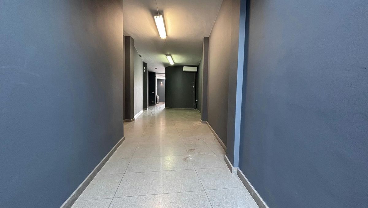Handelsgelijkvloers of kantoor in hartje Asse