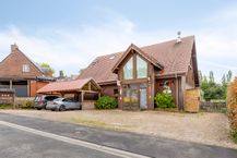 Charmant huis met gastenverblijf te koop in Brakel