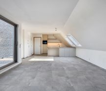 Ruim appartement te koop in Ieper met twee kamers en terras