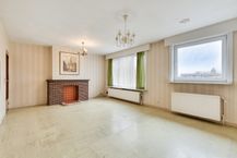 Te renoveren appartement op 4de verdieping te Deurne-zuid!