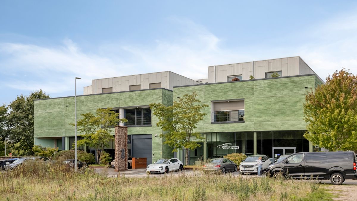 750 m² kantoren, in recent gebouw, te koop in Mol