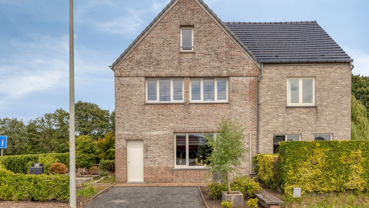 Ruime woning met grote tuin te koop in Brecht!