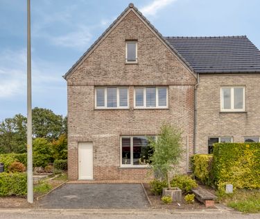 Ruime woning met grote tuin te koop in Brecht!