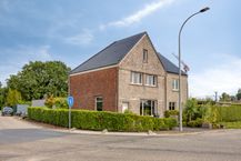 Ruime woning met grote tuin te koop in Brecht!