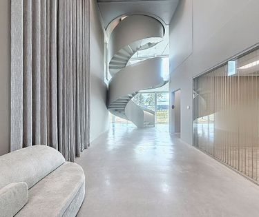 Office for rent (approx. 445 m²) in Lokeren!