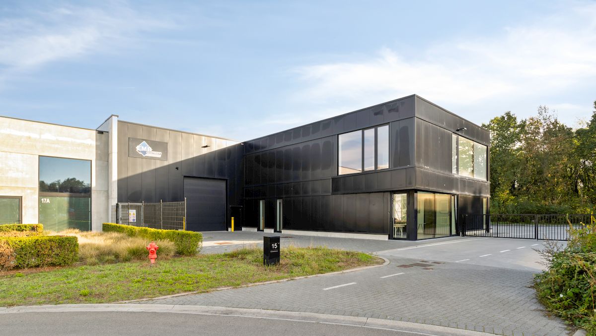 Bureaux récemment construits (269 m²) avec entrepôt (660 m²) à louer dans un emplacement privilégié à Aarschot