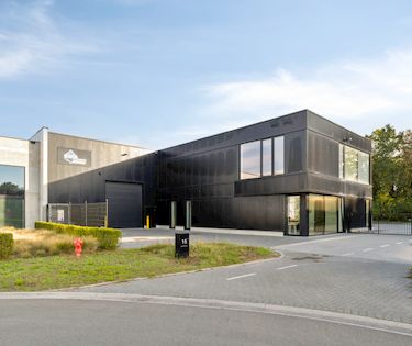 Bureaux récemment construits (269 m²) avec entrepôt (660 m²) à louer dans un emplacement privilégié à Aarschot