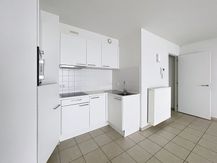 Molenbeek - Spacious studio for rent on the 12th floor