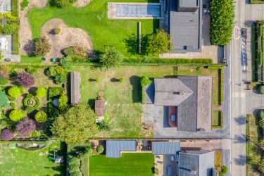 Alleenstaand huis op prachtig stuk grond van 1.037m² in Dentergem