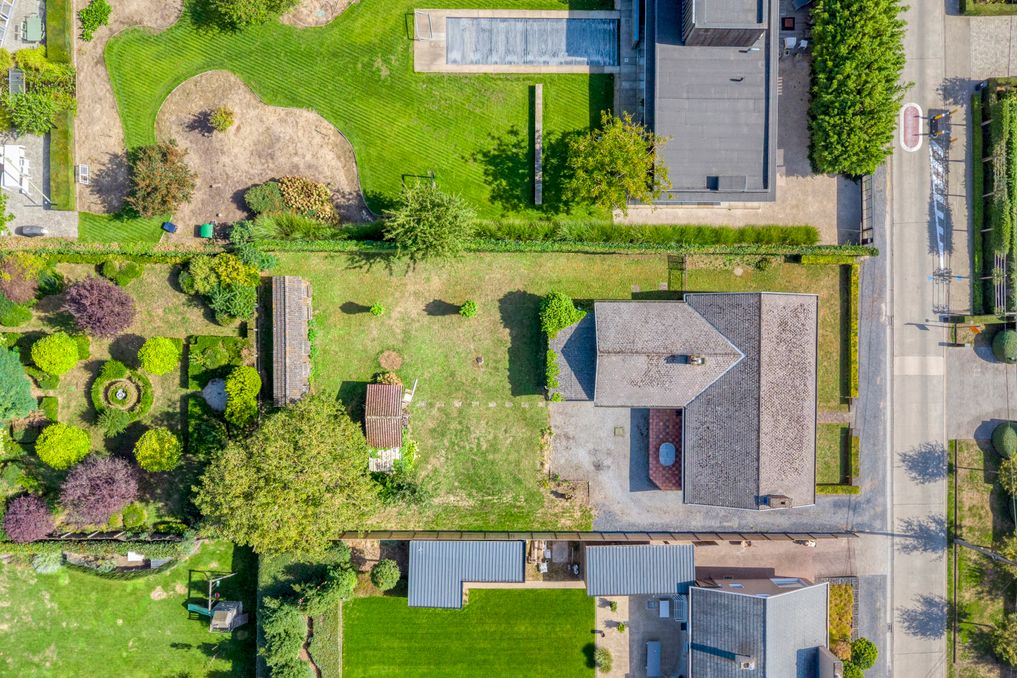 Alleenstaand huis op prachtig stuk grond van 1.037m² in Dentergem