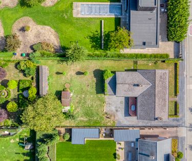 Alleenstaand huis op prachtig stuk grond van 1.037m² in Dentergem