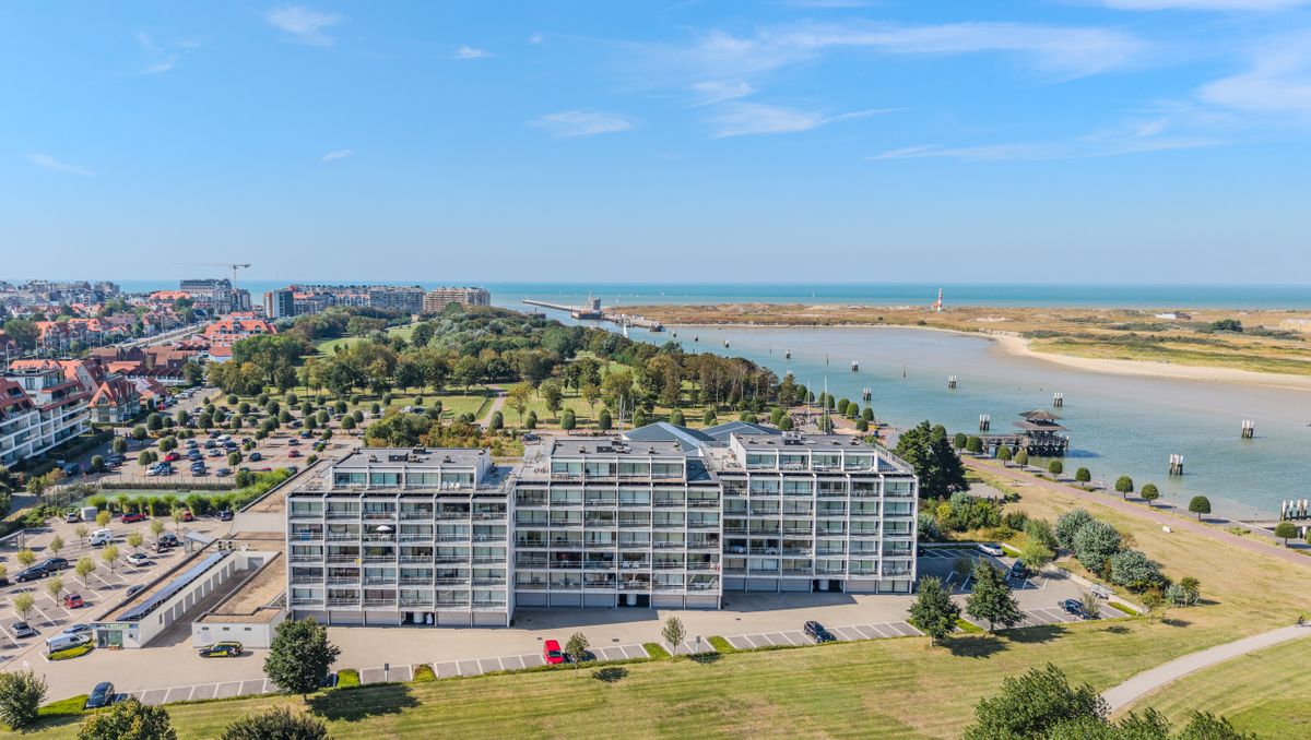 Two bedroom apartment with unique open view