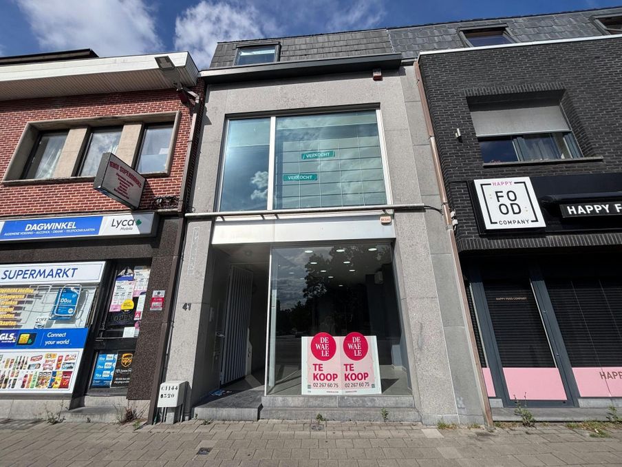 Commercial ground floor or office in the heart of Asse 