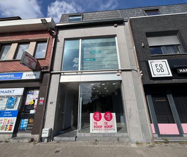 Commercial ground floor or office in the heart of Asse