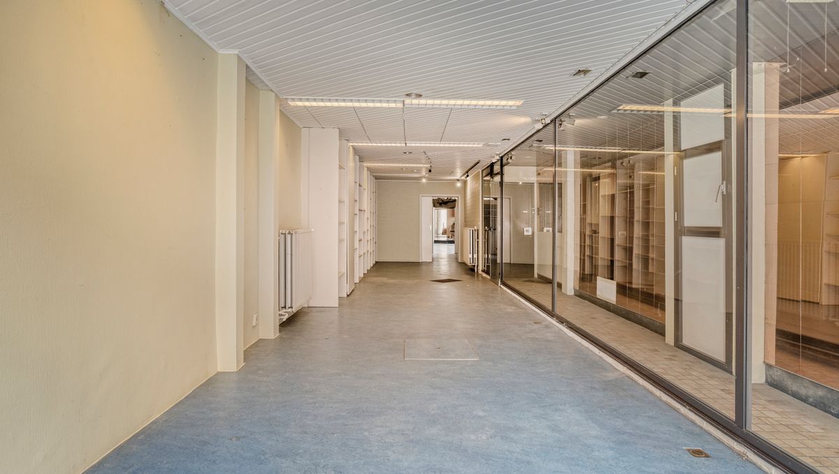 Propriété commerciale avec maison à vendre à Izegem