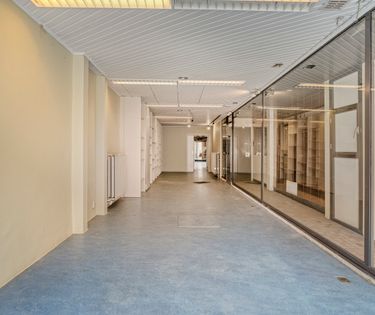 Propriété commerciale avec maison à vendre à Izegem