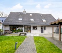 Huis te koop met luxueus privé saunacomplex en zwembad