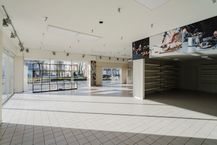 Handelspand van ca. 240 m² te huur in Kortrijk