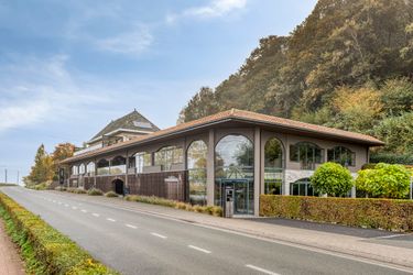 Restaurant/Feestzaal met mogelijkheden:een parel in het hart van het Heuvelland