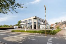 Handelspand (ca. 284 m²) met appartement te koop Merelbeke