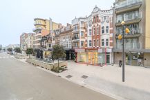Spacious commercial ground floor for rent in the heart of De Panne