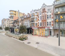 Spacious commercial ground floor for rent in the heart of De Panne