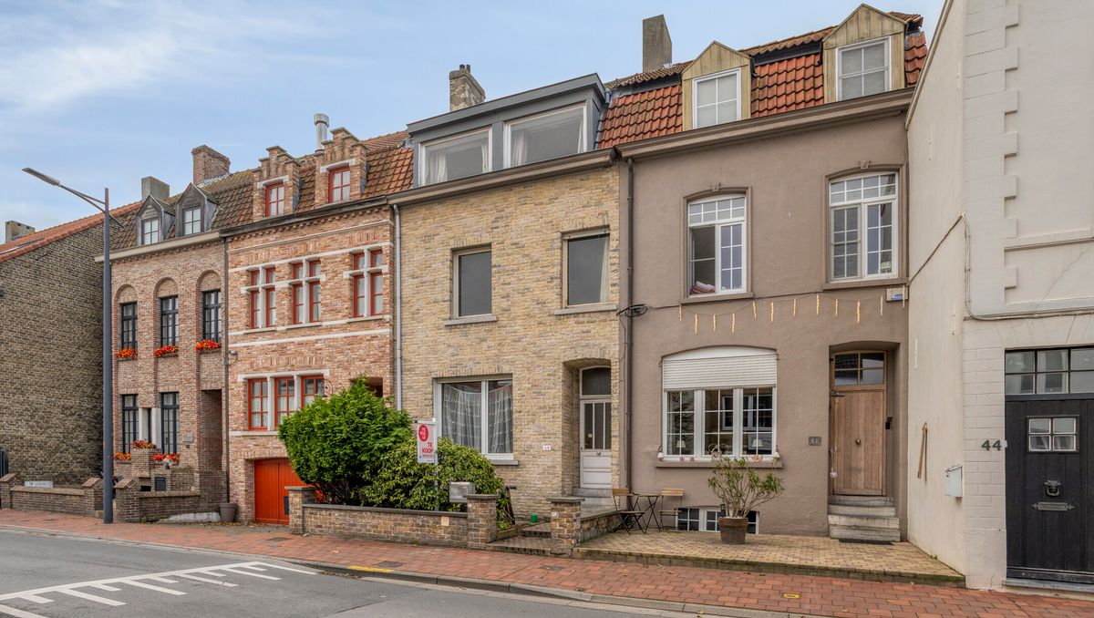 Te renoveren huis met unieke tuin te koop in centrum Knokke