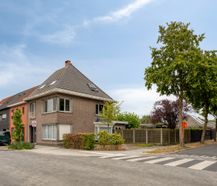 Halfopen bebouwing in Essen-Wildert met 5 slaapkamers
