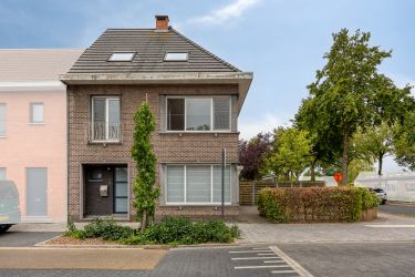 Halfopen bebouwing in Essen-Wildert met 5 slaapkamers