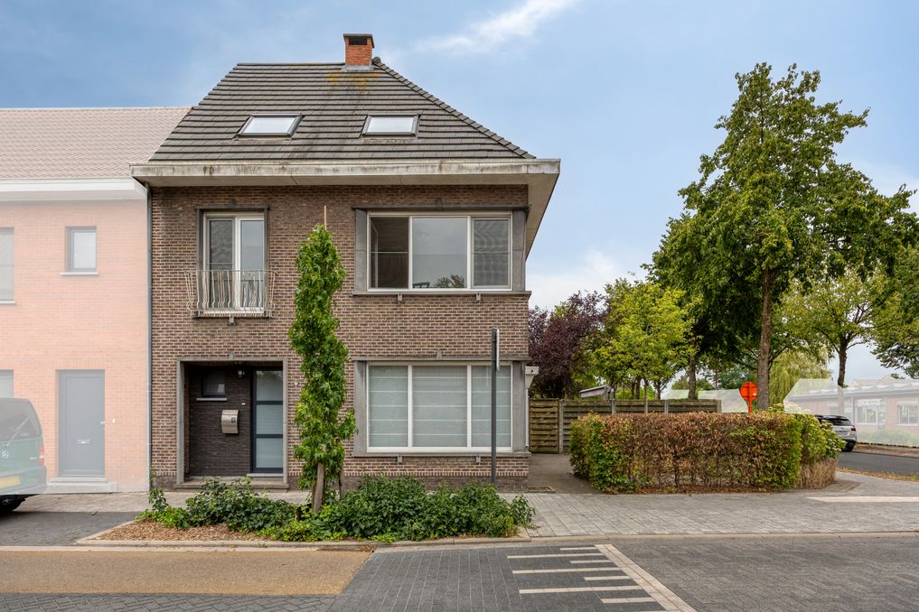 Halfopen bebouwing in Essen-Wildert met 5 slaapkamers