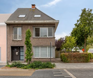 Halfopen bebouwing in Essen-Wildert met 5 slaapkamers