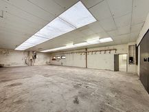 Te Huur: Praktische Loods / Magazijn van 175 m²