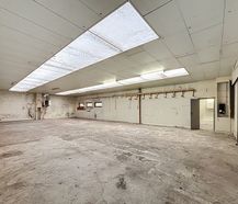 Te Huur: Praktische Loods / Magazijn van 175 m²